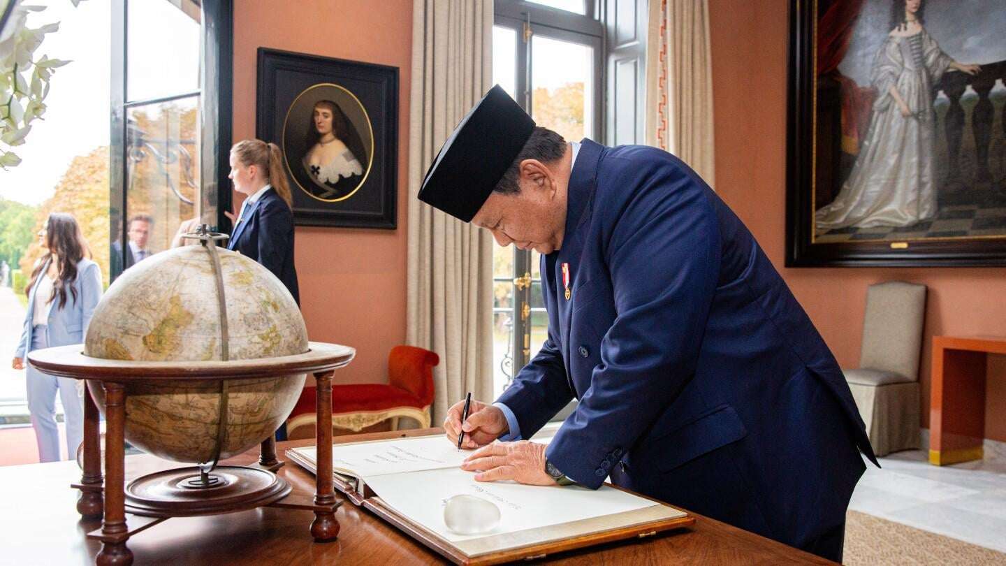 image for The Netherlands is returning a fossil collection taken from Indonesia in the colonial era