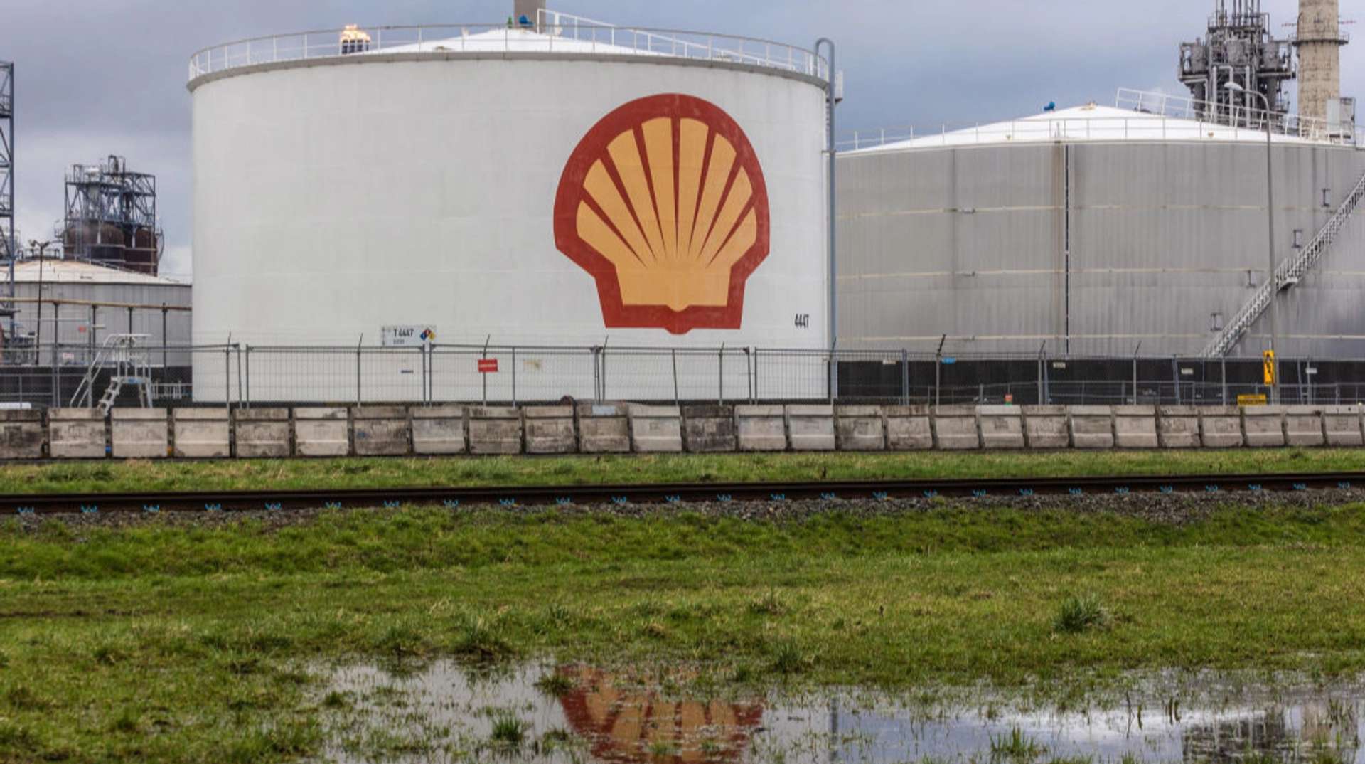 image for Zelenskyy: Russia no longer exports but imports petrol and that's our achievement
