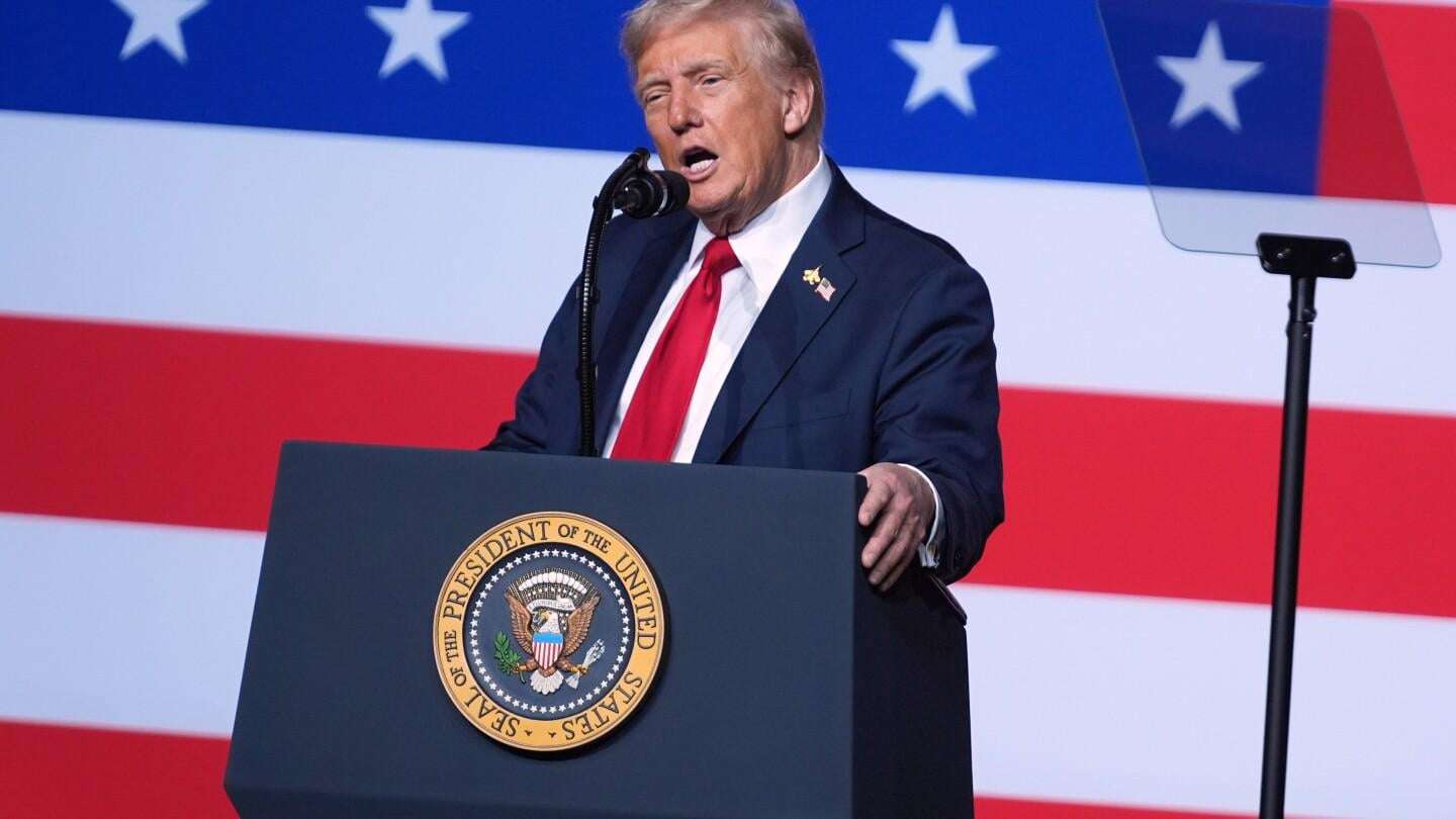 image for Trump orders Israel to stop bombing Gaza after Hamas partially accepts his peace plan