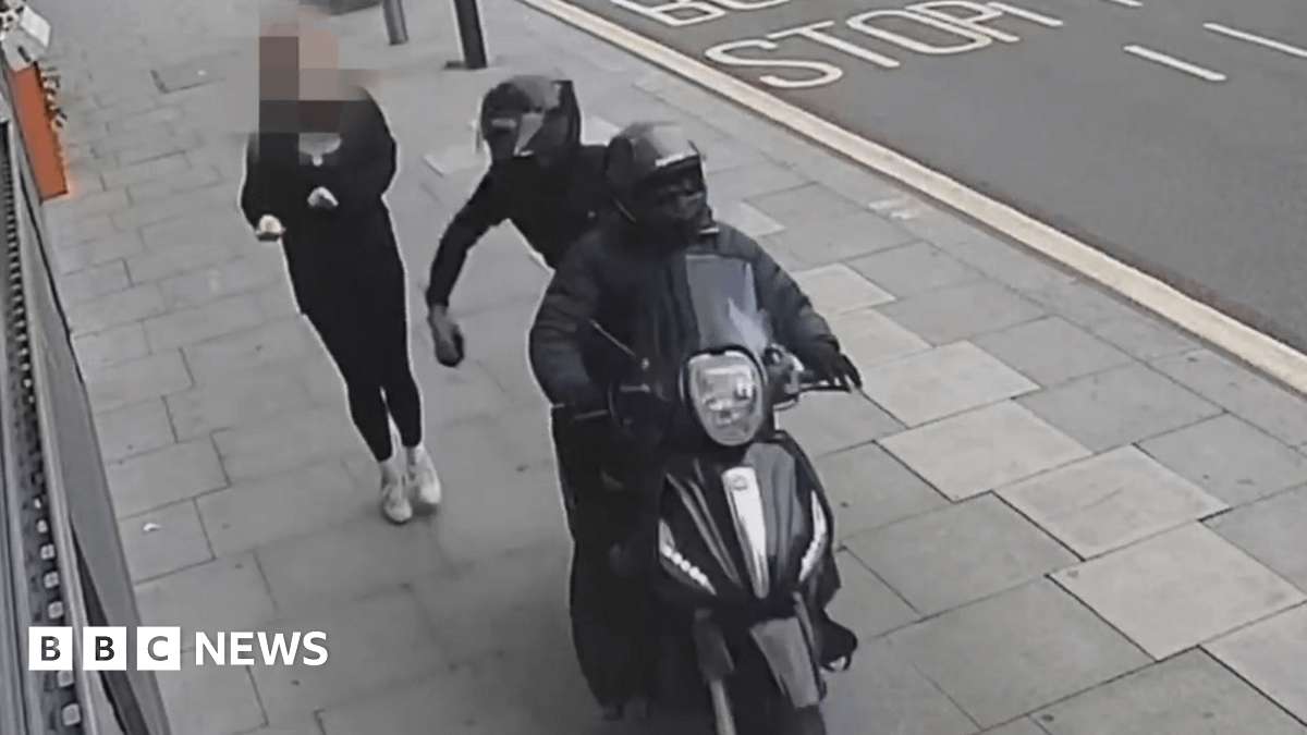 image for One iPhone led police to gang who sent 40,000 snatched phones to China