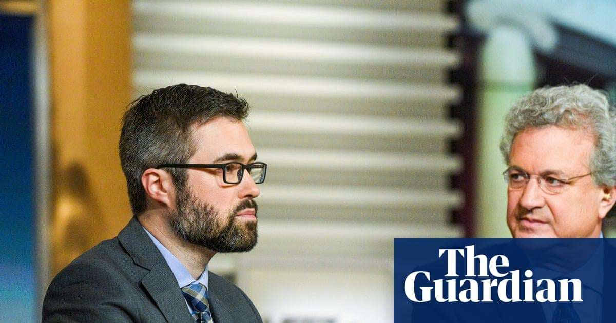 image for US anti-fascism expert leaves country a day after blocked from flying to Spain