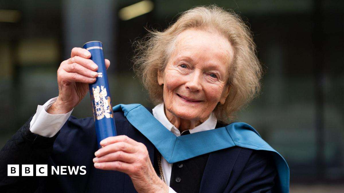 image for Londonderry: 90-year-old woman graduates from university