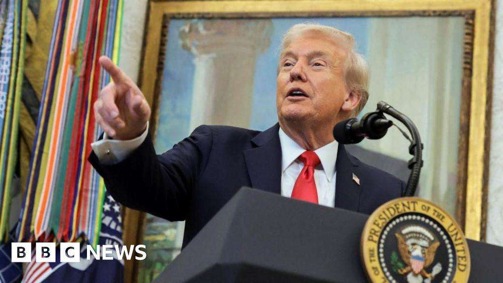 image for Trump ends aid to to Colombia, calls country's leader a 'drug leader'