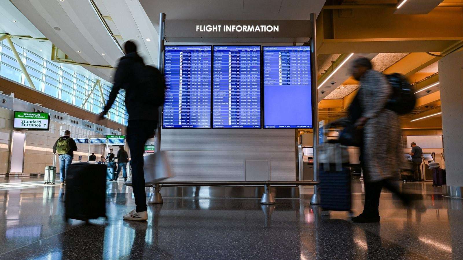 image for 80% of NYC-area air traffic controllers absent amid 'surge' in callouts: FAA