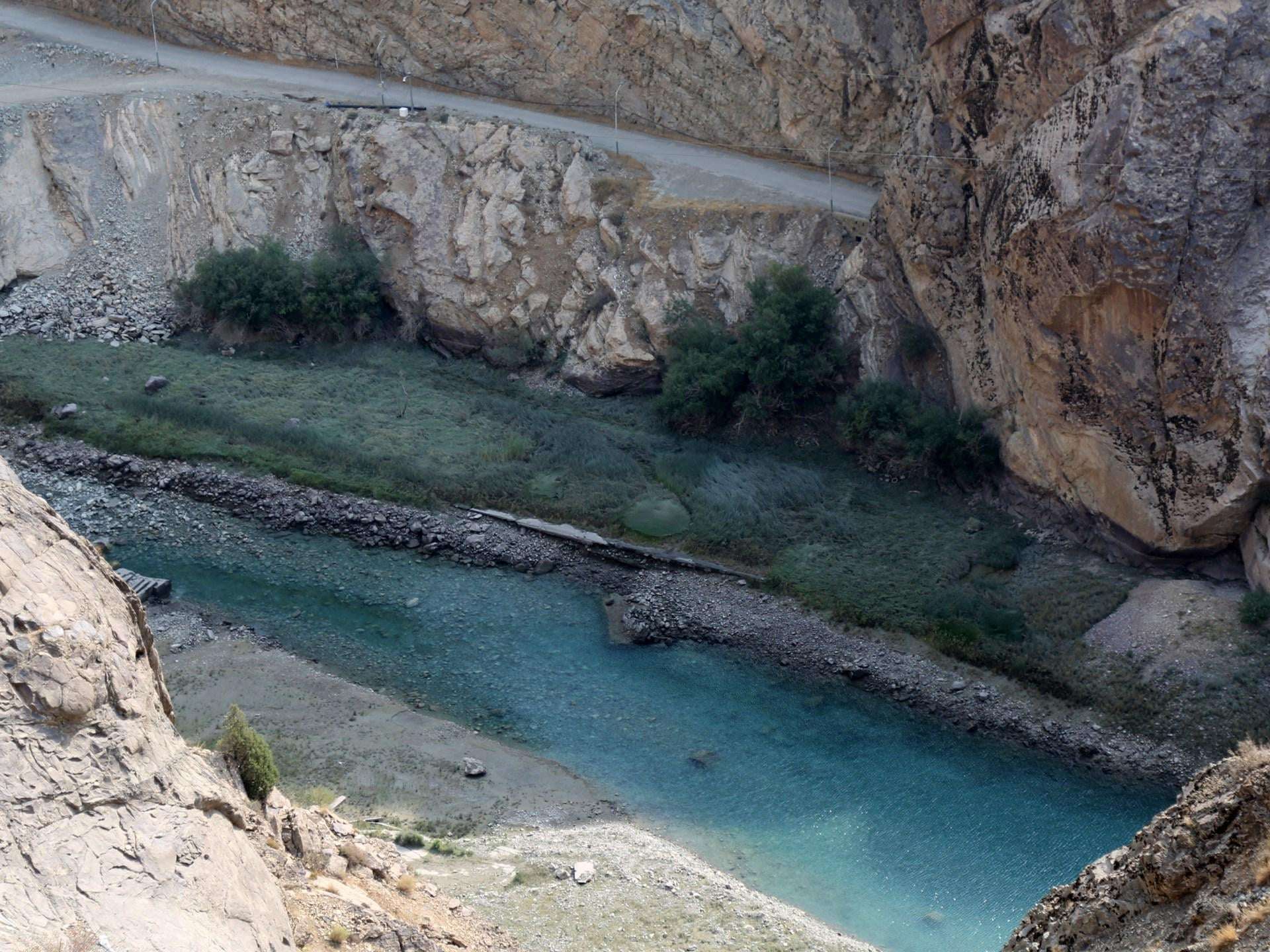 image for Drinking water in Tehran could run dry in two weeks, Iranian official says