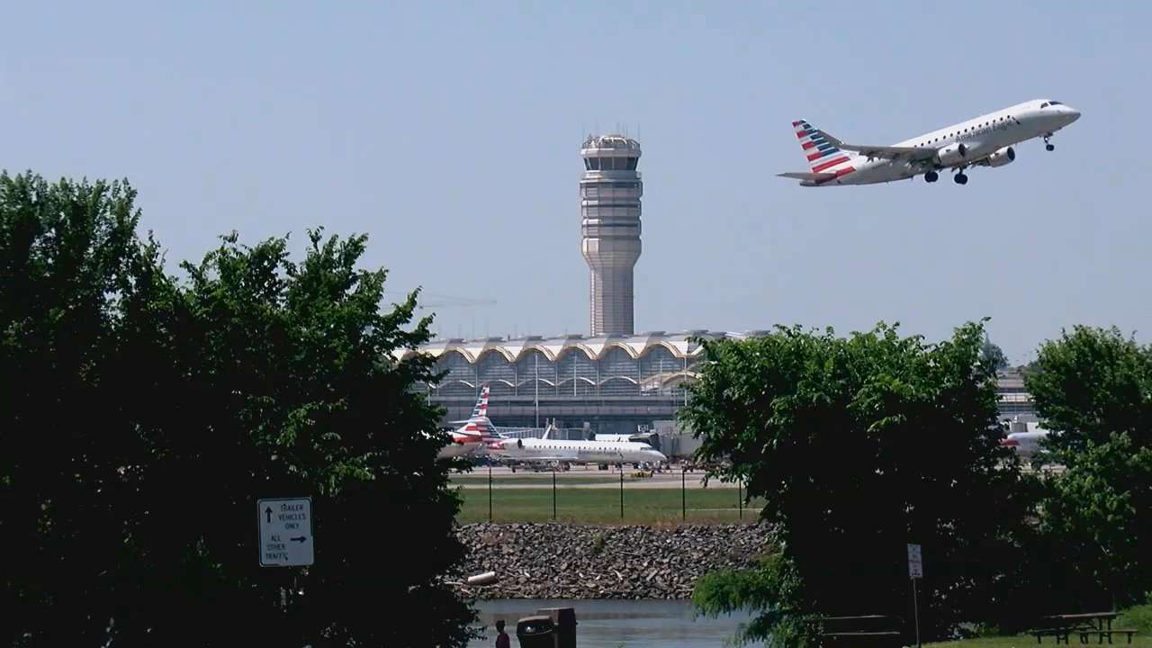image for Flights resume at Reagan National Airport after 'security threat' forced ground stop