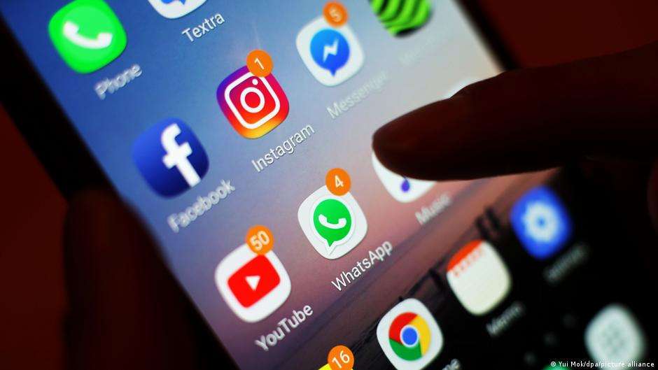 image for Denmark to ban social media for children under 15 – DW – 11