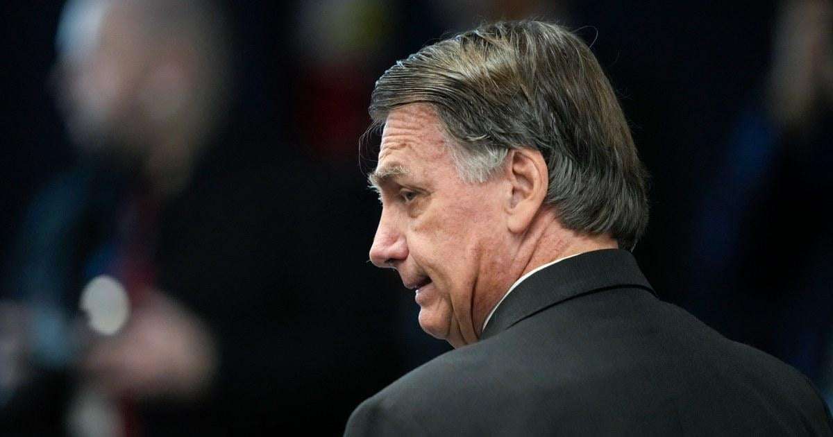 image for Majority of Brazil's Supreme Court votes to reject Bolsonaro's appeal, upholding 27-year sentence