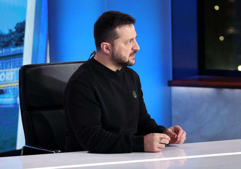 image for Ukraine looking to order 27 Patriot air defense systems, Zelensky says
