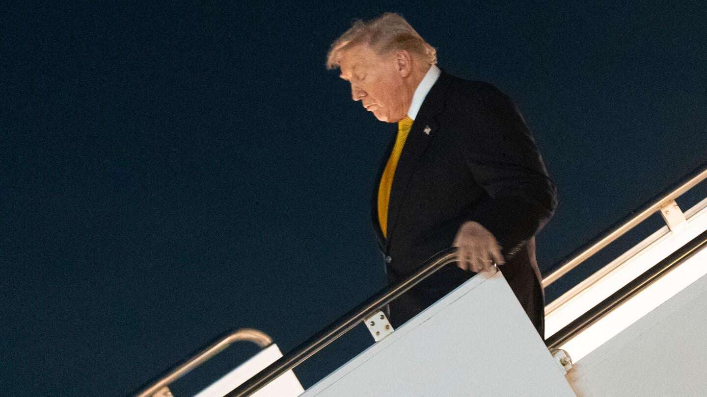 image for Donald Trump booed as the 1st sitting US president at a regular-season NFL game since Carter in 1978