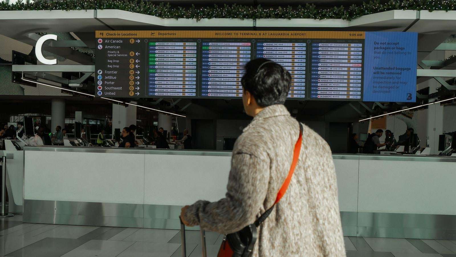 image for More than 2,200 flights canceled Sunday amid nationwide air travel disruption