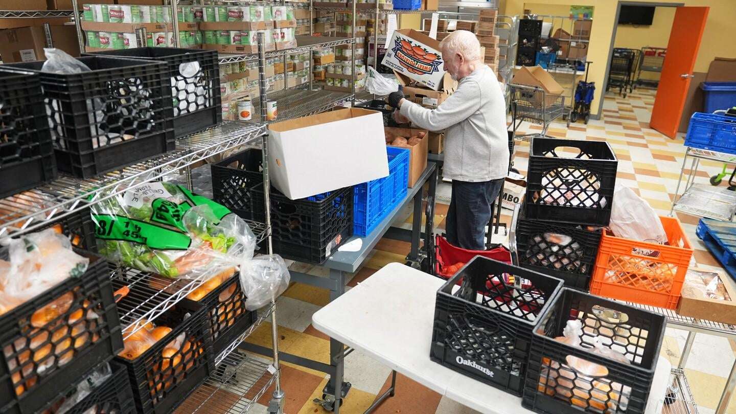 image for Trump administration renews Supreme Court appeal to keep full SNAP payments frozen