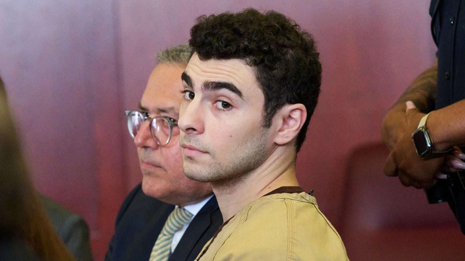 image for Cops Say Luigi Mangione’s Mom Made Incriminating Statement About Him. His Lawyers Are Demanding Proof