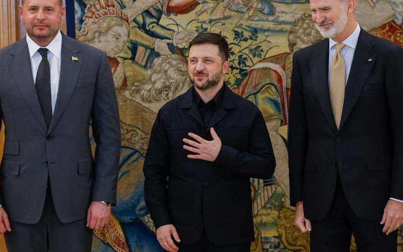 image for Zelenskyy faces pressure to fire top aide Yermak amid corruption scandal