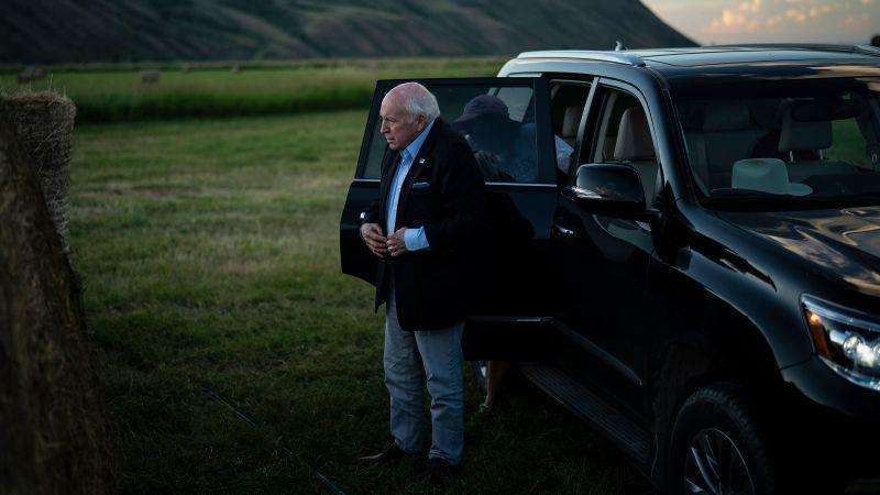 image for Bush, Biden and former vice presidents honor Dick Cheney, while Trump, Vance snubbed for funeral invitation