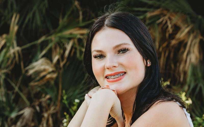 image for Teen found dead on Carnival cruise died by asphyxiation resulting from a bar hold: Source