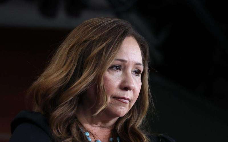 image for Arizona congresswoman who waited 7 weeks for Mike Johnson to swear her in says she was pepper sprayed by ICE at a taco joint
