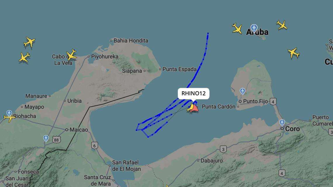 image for In defiant flyover, U.S. F-18 fighter jets enter Venezuelan airspace for 40 minutes