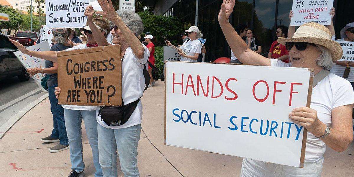 image for Senators Demand Trump Admin Come Clean on Plan to 'Quietly Kill' Social Security Offices