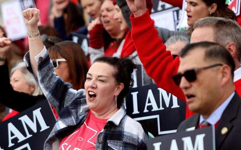image for Utah repeals ban on collective bargaining for teachers, firefighters and police unions