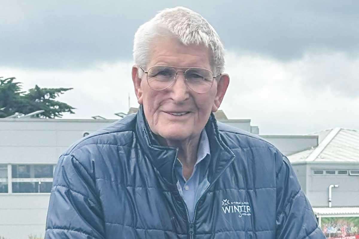 image for Man, 86, Fined Over $300 for Littering Because He Spit Out a Leaf That Blew into His Mouth: 'Unnecessary'