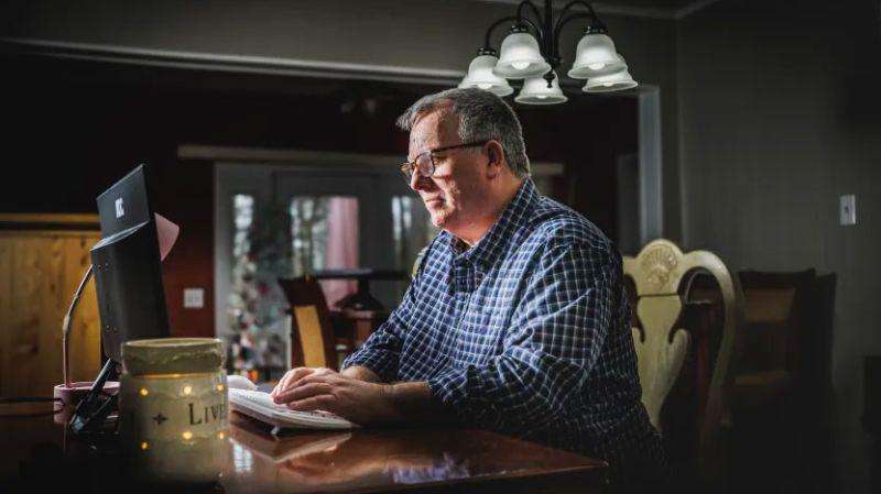image for Retired cop jailed for 37 days over Charlie Kirk meme sues, saying his First Amendment rights were violated