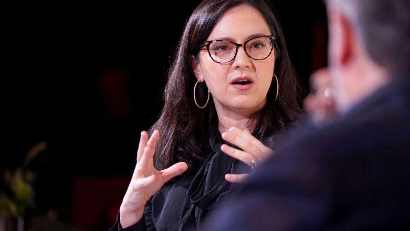 image for CBS News chief Bari Weiss pulls '60 Minutes' story, sparking outcry