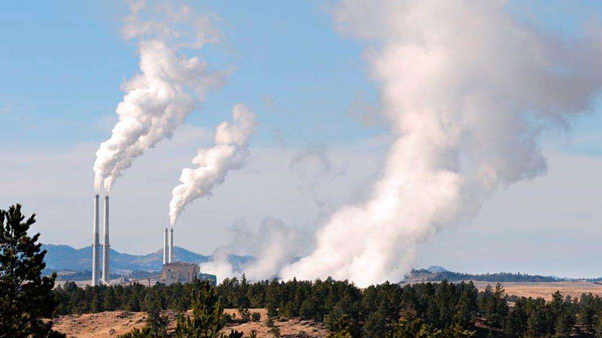 image for Economic growth has been linked to rising emissions for decades. Now, the ‘opposite is happening’