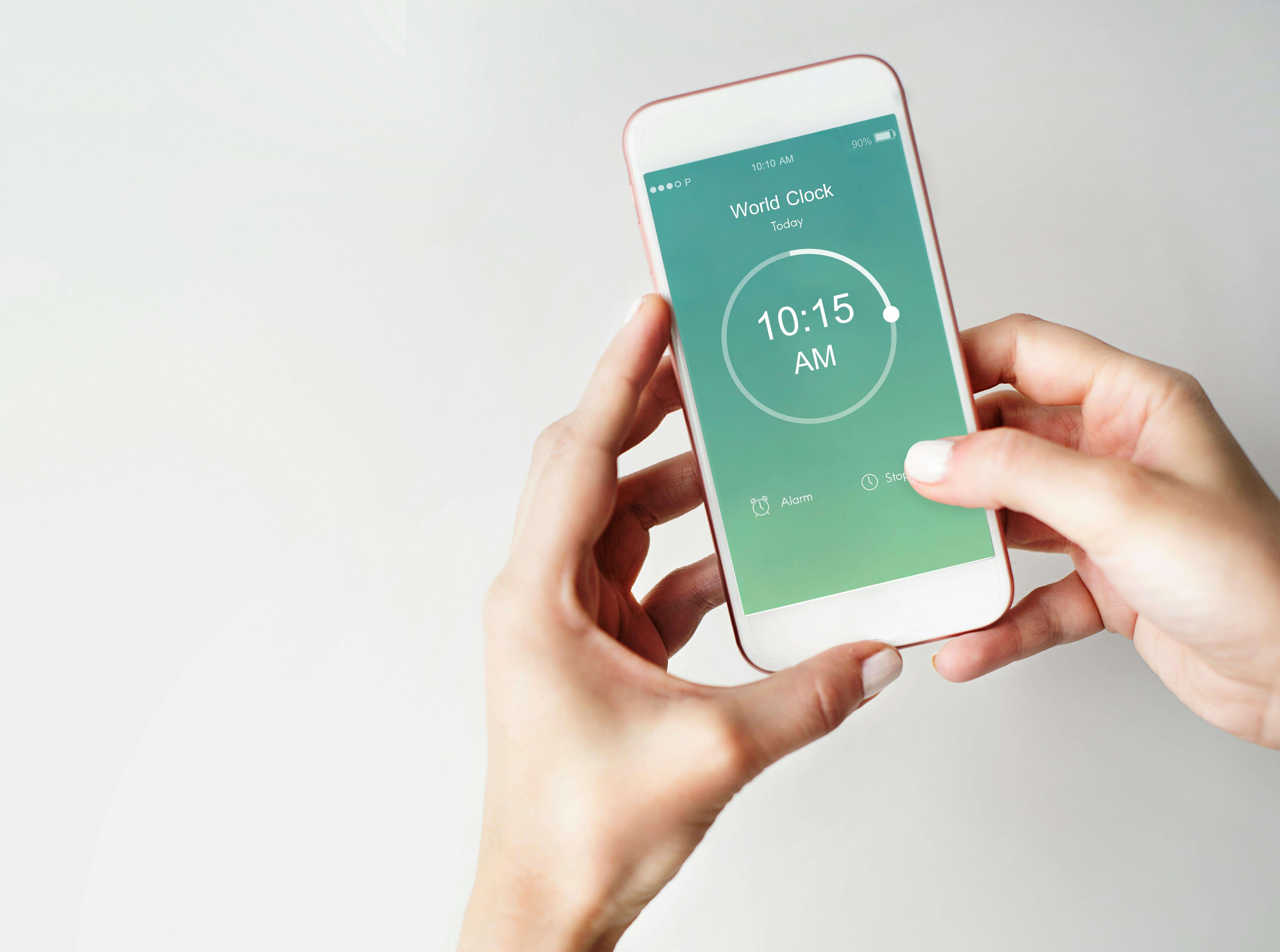 image for New York School Phone Ban Reveals an Unexpected Problem: Some Students Can’t Read Time on Analog Clocks