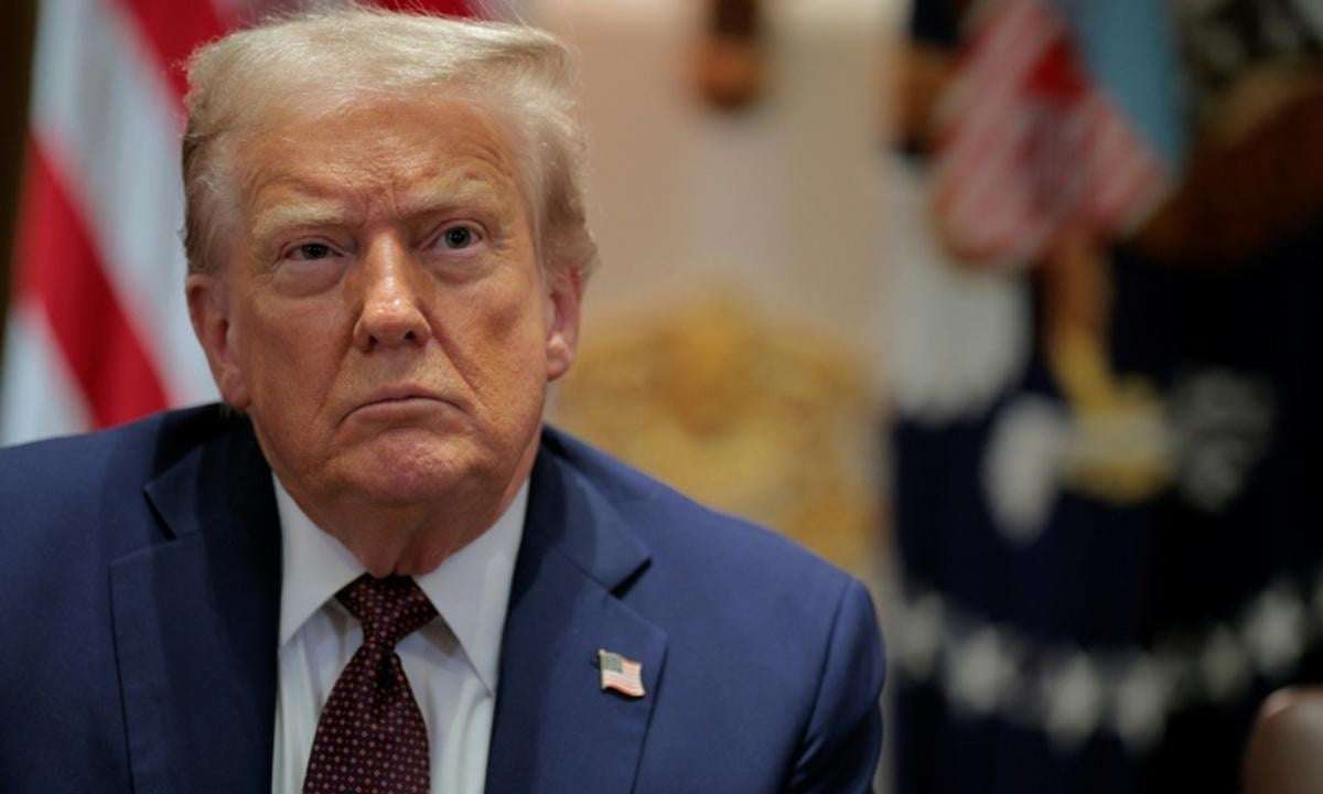 image for Trump 'Scrubbed' Files: DOJ Caught 'With Hands In Cookie Jar' Over Deleted Epstein Photos
