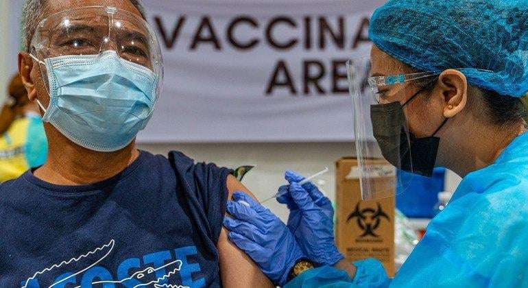 image for WHO research shows COVID vaccines still crucial in preventing severe illness