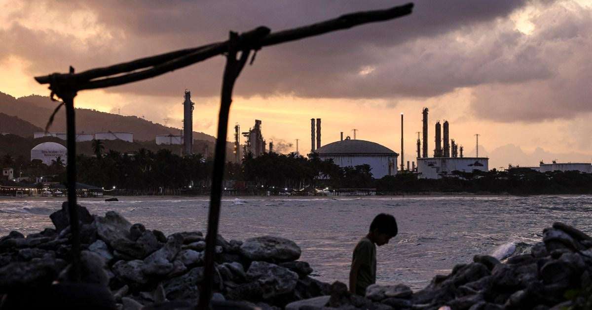image for Trump says U.S. may reimburse oil companies if they rebuild Venezuela's infrastructure