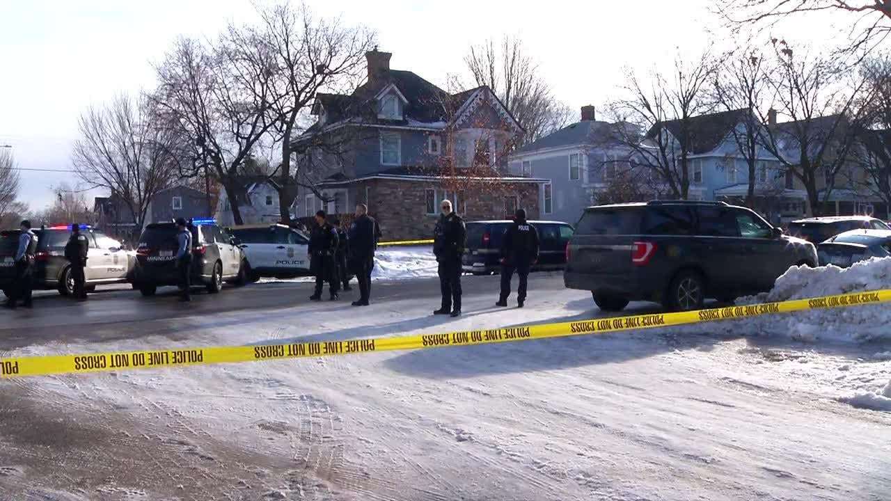 image for ICE agent shoots, kills woman in Minneapolis