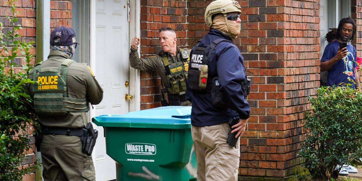 image for Hours After US Citizen Shot Dead by ICE, JD Vance Says ‘Door-to-Door’ Operations Are Coming