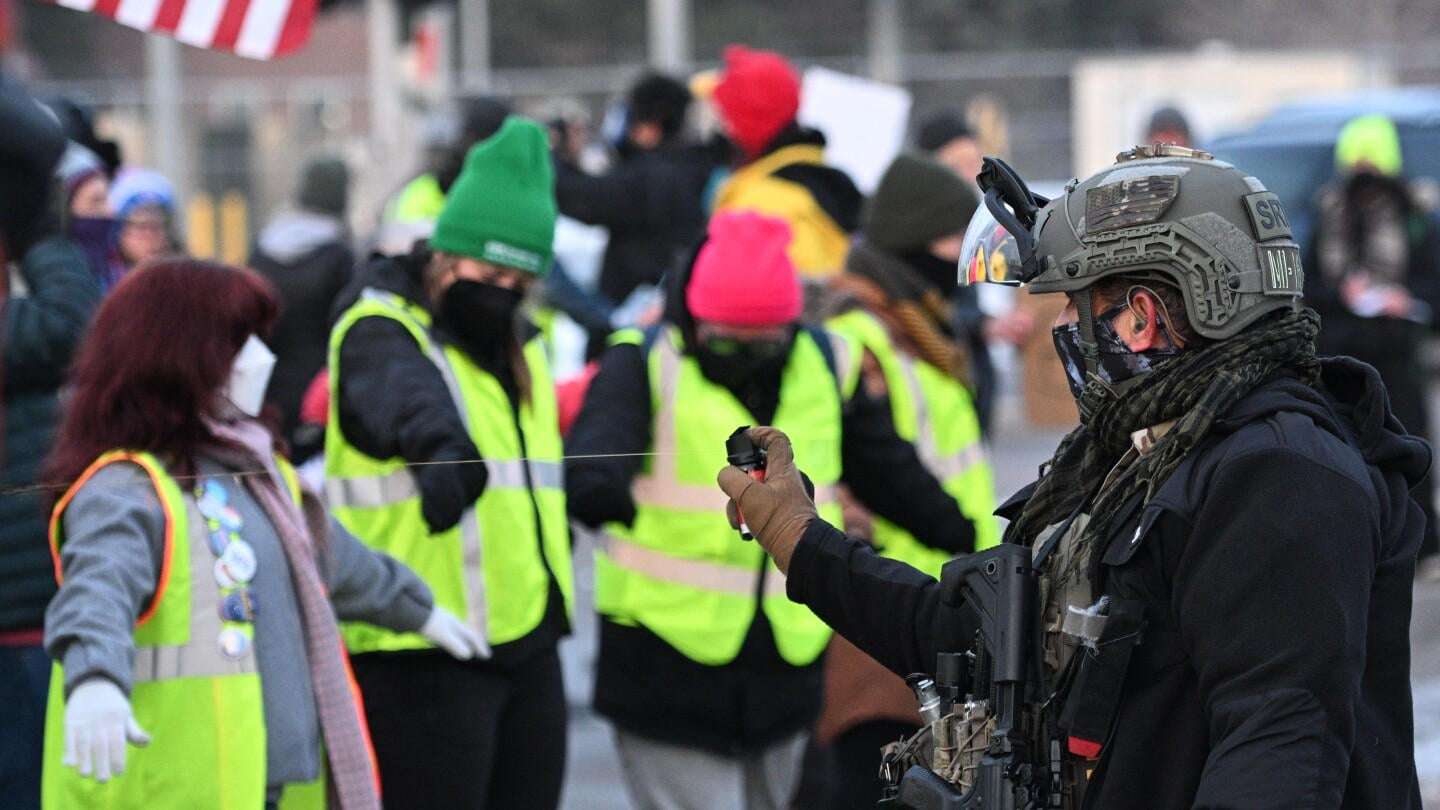 image for DOJ Argues Protesters Don’t Have Constitutional Right to Observe Immigration Agents