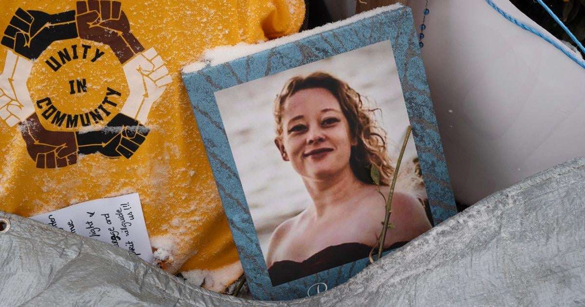image for Renee Good was shot in the head, autopsy commissioned by her family finds
