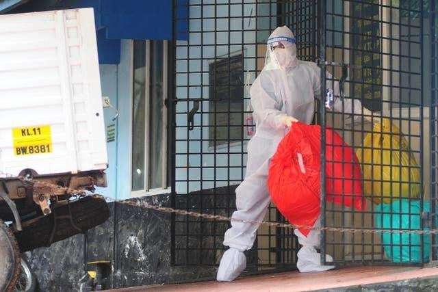 image for India rushes to contain deadly virus outbreak