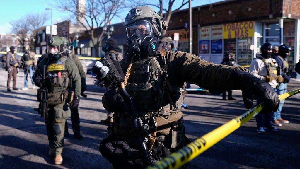image for Federal judge orders feds to maintain evidence from shooting that killed Pretti