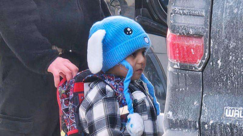 image for Liam Ramos: Judge orders 5-year-old and his father be released from immigration detention
