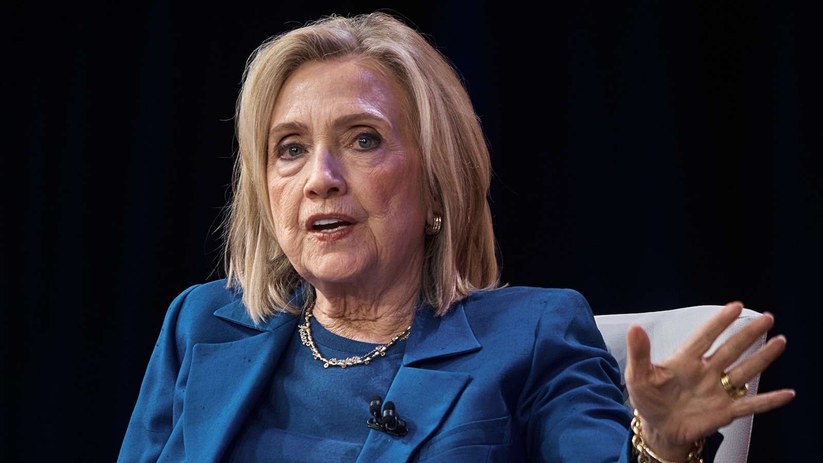 image for Hillary Clinton continues to push for public hearing ahead of Epstein probe deposition