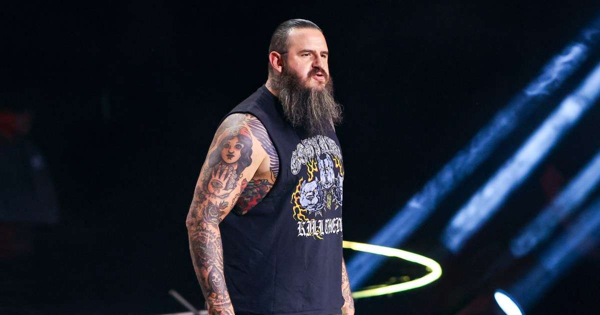 image for Anti-ICE chant erupts at AEW pro wrestling show in Las Vegas, pausing main event match