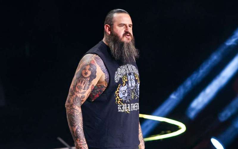 image for Anti-ICE chant erupts at AEW pro wrestling show in Las Vegas, pausing main event match