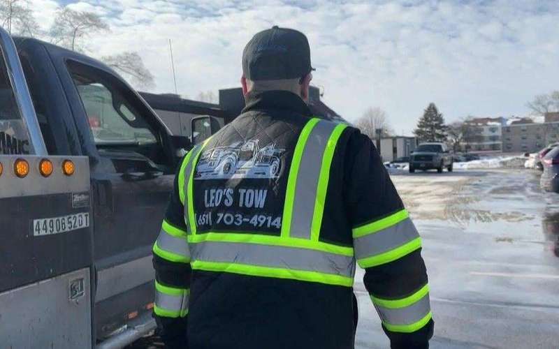 image for Twin Cities tow truck driver returns abandoned vehicles to families after ICE arrests