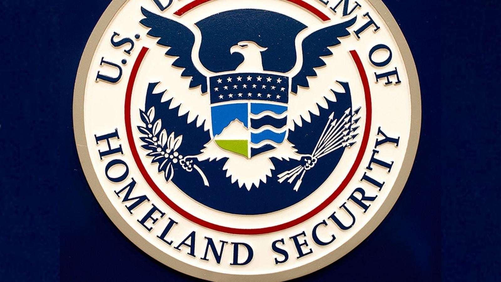image for Judge orders 3 families returned to US after finding agents used 'lies' to deport them