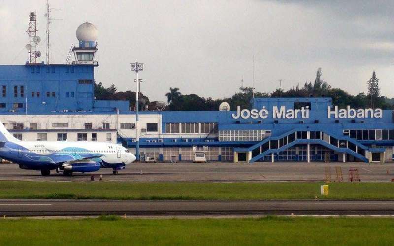 image for Cuba warns airlines that it will run out of fuel for airplanes in 24 hours