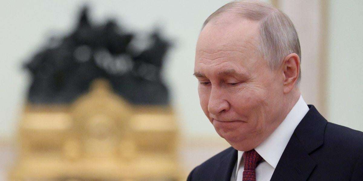 image for Russian officials are warning Putin that a financial crisis could arrive this summer, report says