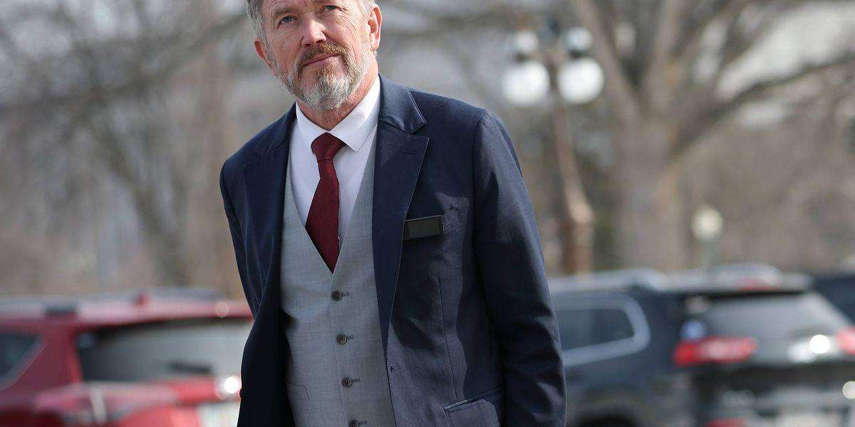 image for Massie Threatens to Go 'Nuclear' and Reveal Epstein Client Names If Bondi Won't Unredact Them