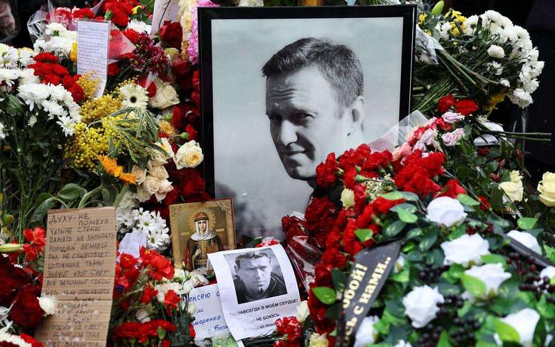 image for Russia killed Alexei Navalny with dart frog poison, UK and allies say
