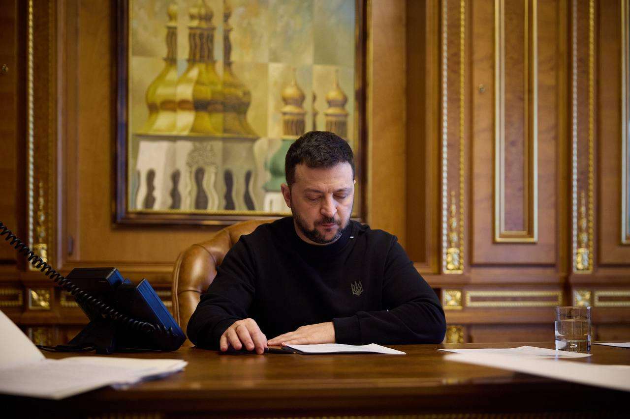 image for Zelensky says Ukraine won’t withdraw from Donbas, 'won’t lose dignity' as peace talks stall on territory