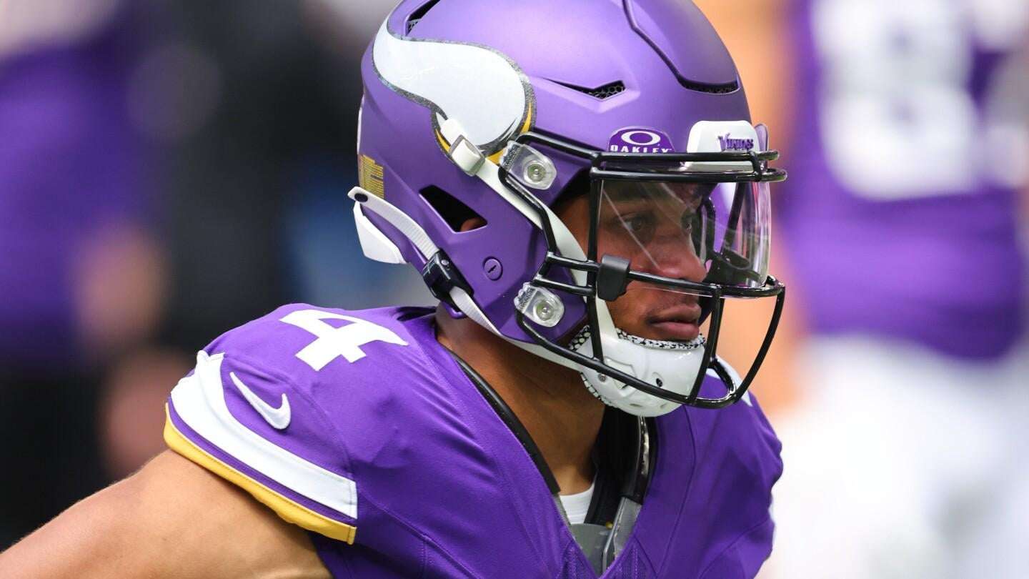 image for Vikings WR Rondale Moore dies at 25